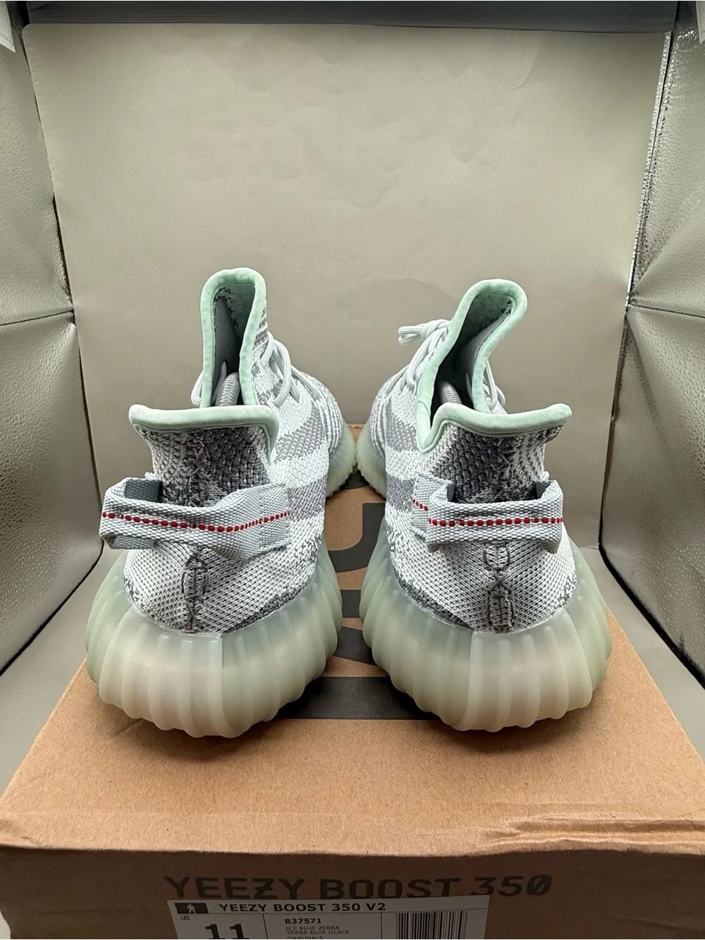 Adidas Yeezy Boost 350 V2 Blue Tint Men Size 11 Brand New